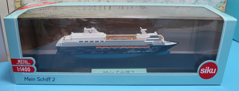 Cruise ship "Mein Schiff 2" TUI Cruises full hull in showcase (1 p.) ML 2011 - 2018 in 1:1400